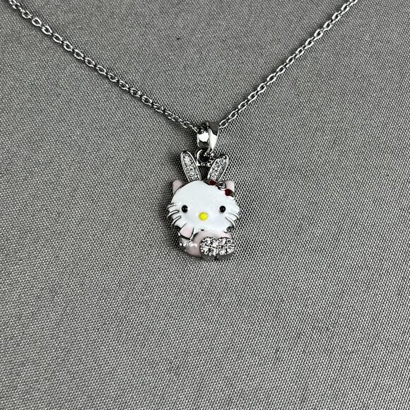 Hello Kitty necklace - Picture 2 of 3
